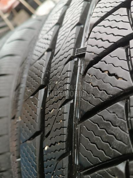 Davanti 215/50 R17 Zimska