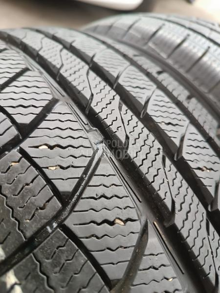 Davanti 215/50 R17 Zimska