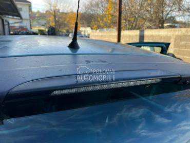 Stop svetlo treće za Renault Clio od 1998. do 2006. god.