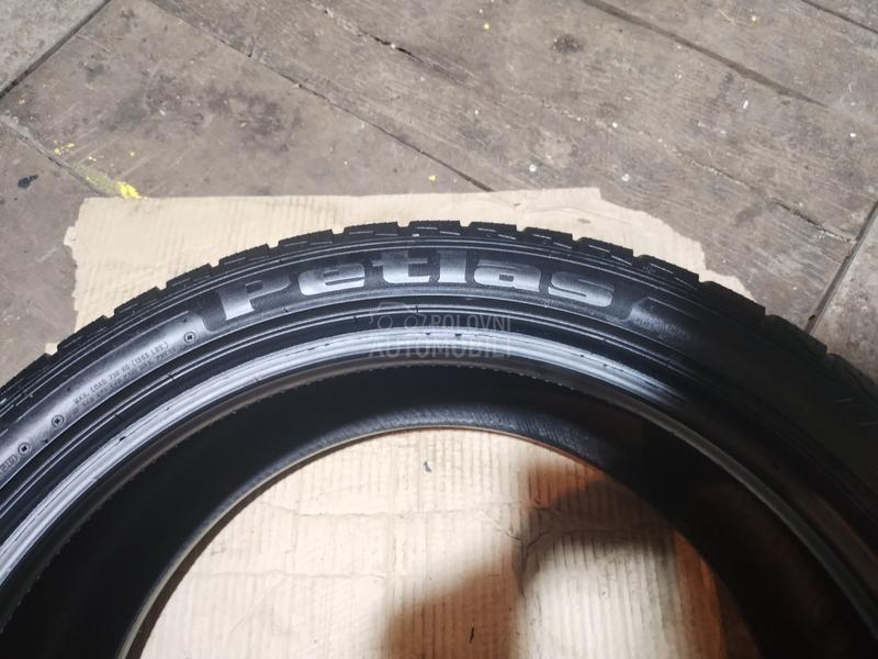 Petlas 225/45 R19 Zimska