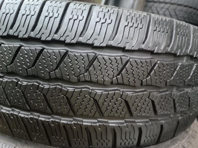 Continental 215/60 R17 Zimska