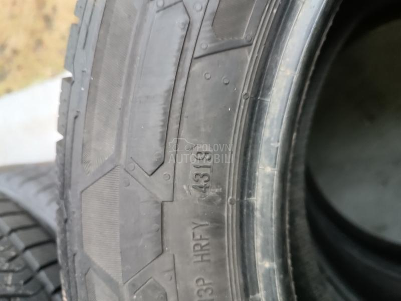 Continental 215/60 R17 Zimska