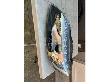 levi far za Audi Q7 od 2010. do 2015. god.