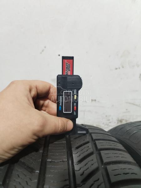 Continental 215/60 R17 Zimska