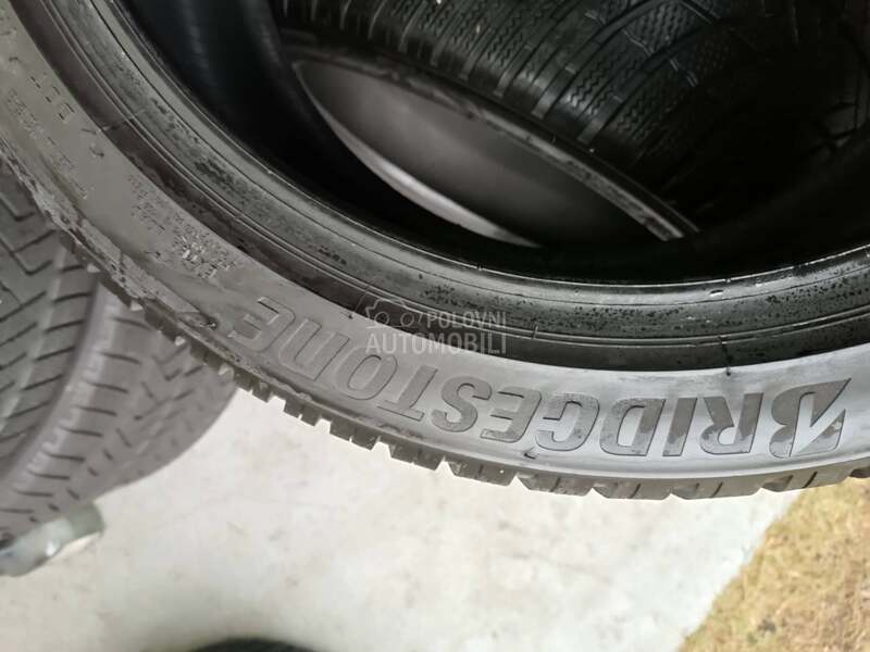 Bridgestone 255/40 R18 Zimska