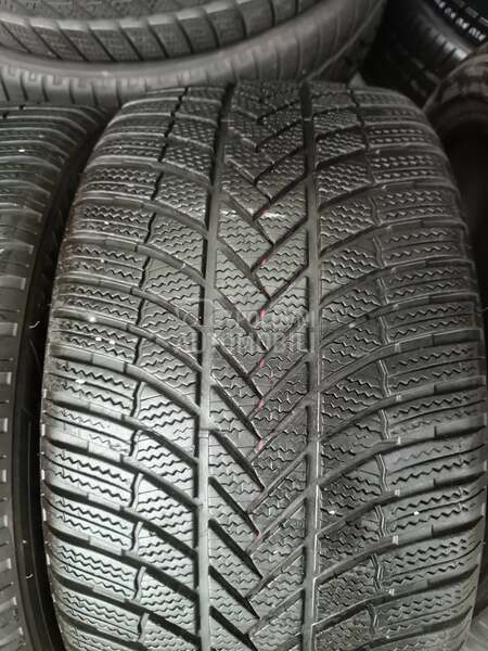 Bridgestone 255/40 R18 Zimska