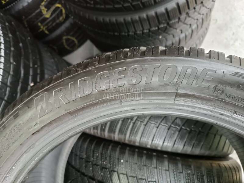 Bridgestone 255/40 R18 Zimska