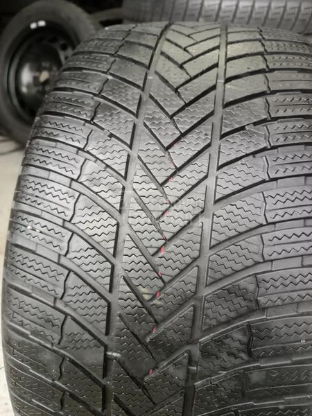 Bridgestone 255/40 R18 Zimska