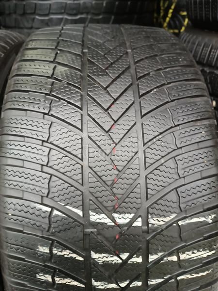 Bridgestone 255/40 R18 Zimska