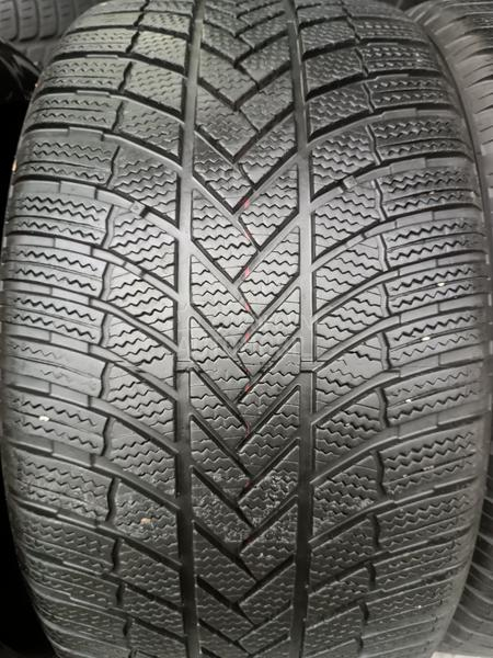 Bridgestone 255/40 R18 Zimska