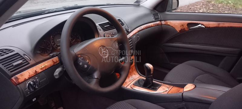 Mercedes Benz E 220 