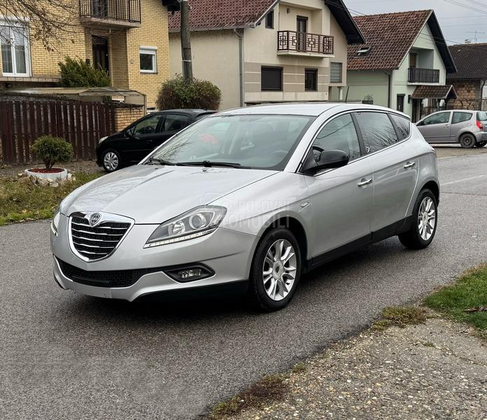 Lancia Delta 1.6 M-Jet PLATINO