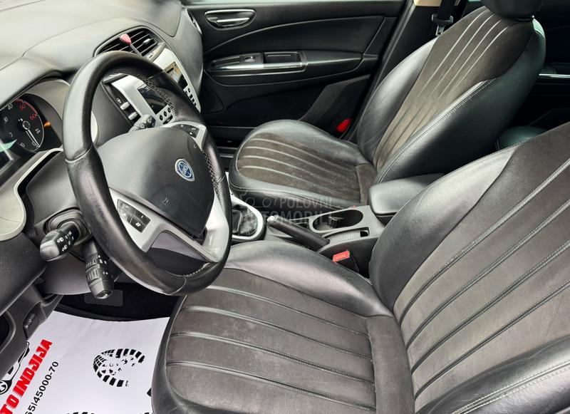 Lancia Delta 1.6 M-Jet PLATINO