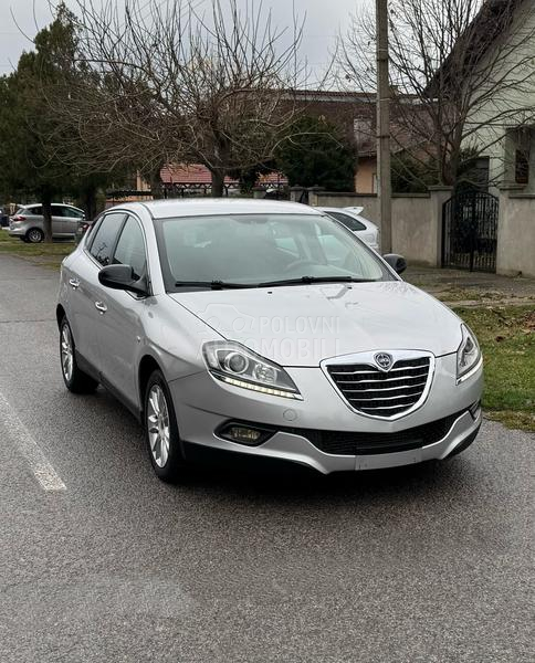 Lancia Delta 1.6 M-Jet PLATINO