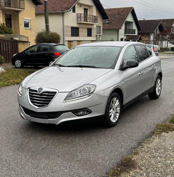 Lancia Delta 1.6 M-Jet PLATINO