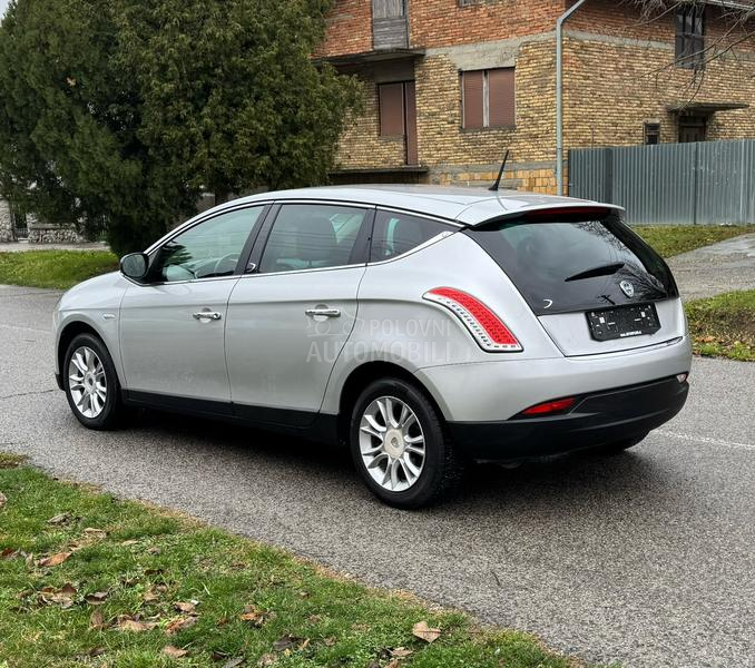 Lancia Delta 1.6 M-Jet PLATINO