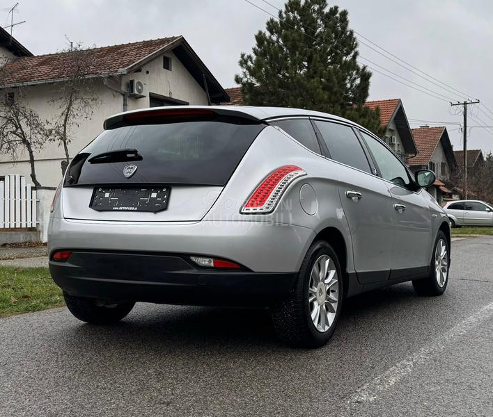 Lancia Delta 1.6 M-Jet PLATINO