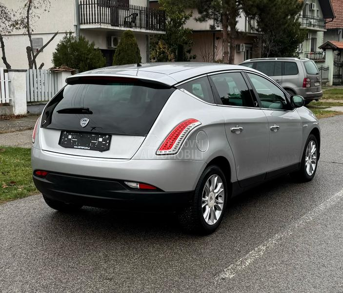 Lancia Delta 1.6 M-Jet PLATINO