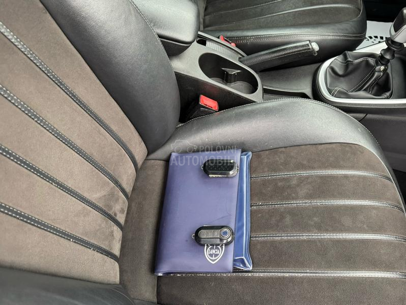 Lancia Delta 1.6 M-Jet PLATINO