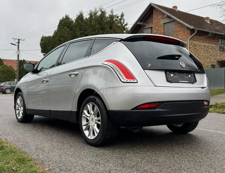 Lancia Delta 1.6 M-Jet PLATINO