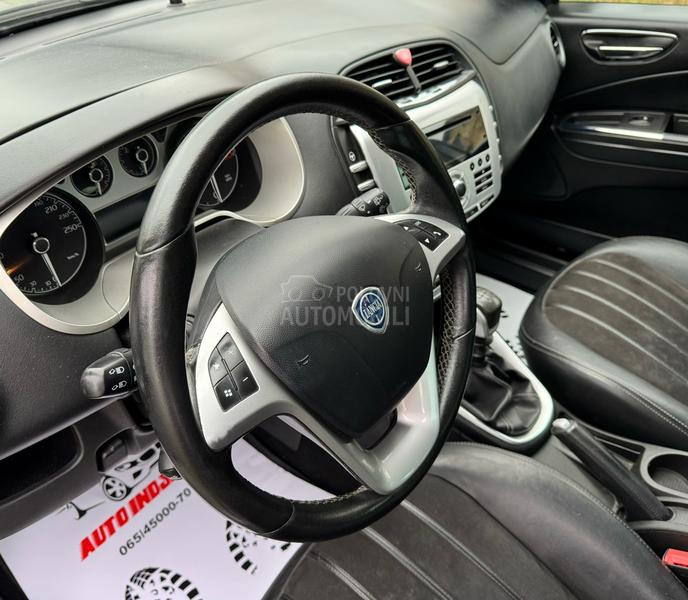 Lancia Delta 1.6 M-Jet PLATINO