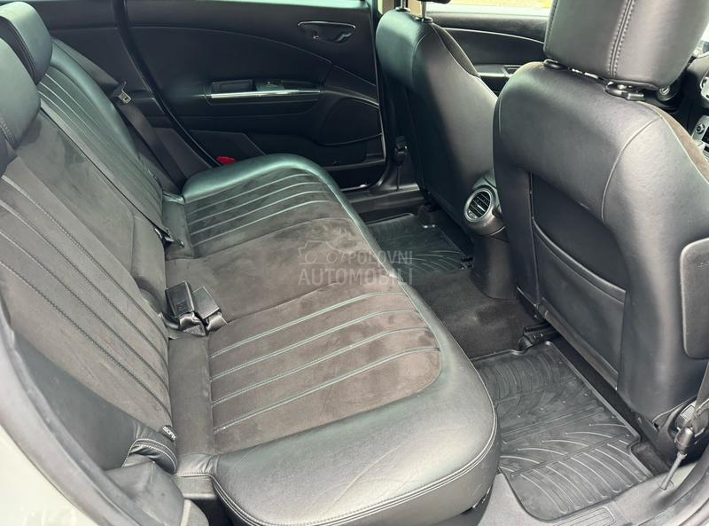 Lancia Delta 1.6 M-Jet PLATINO