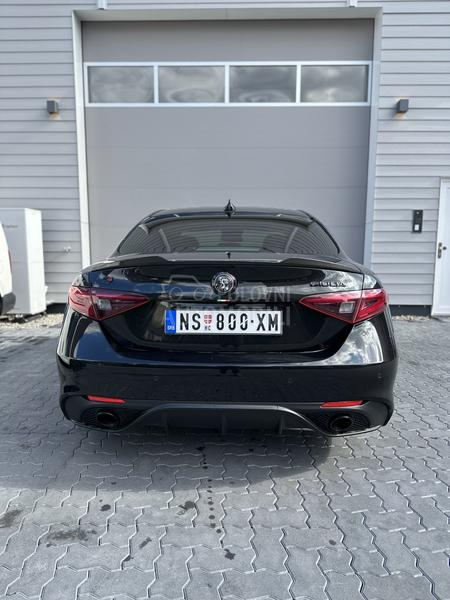 Alfa Romeo Giulia 