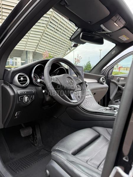 Mercedes Benz GLC 250 4MATIC ALL BLACK