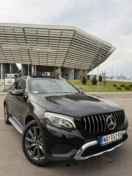 Mercedes Benz GLC 250 4MATIC ALL BLACK