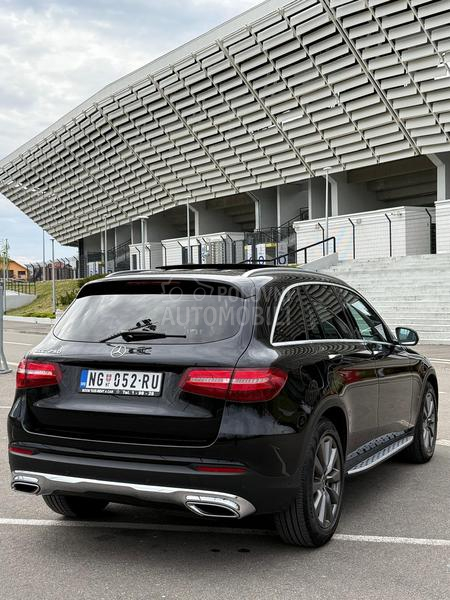 Mercedes Benz GLC 250 4MATIC ALL BLACK