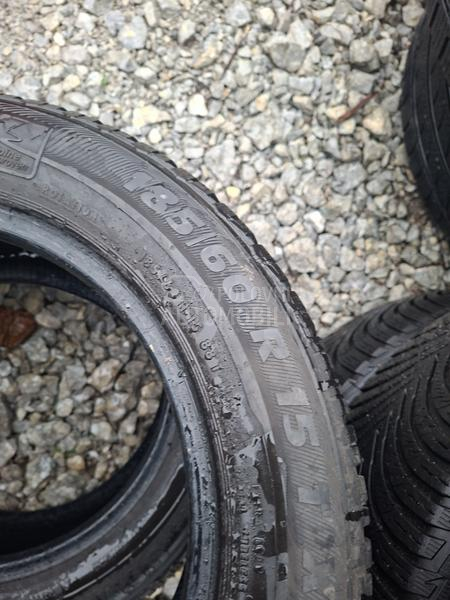 Semperit 185/60 R15 Zimska