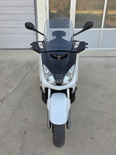 Yamaha X Max 250