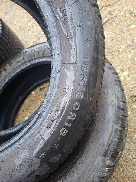 Dunlop 185/60 R15 Zimska