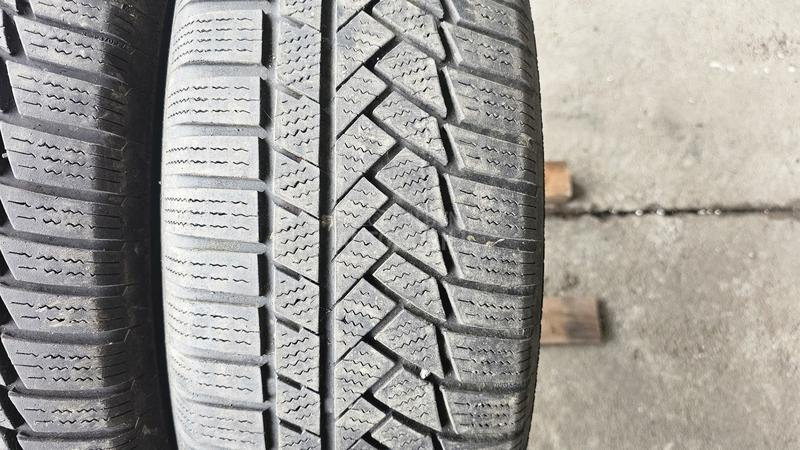 Continental 215/65 R17 Zimska