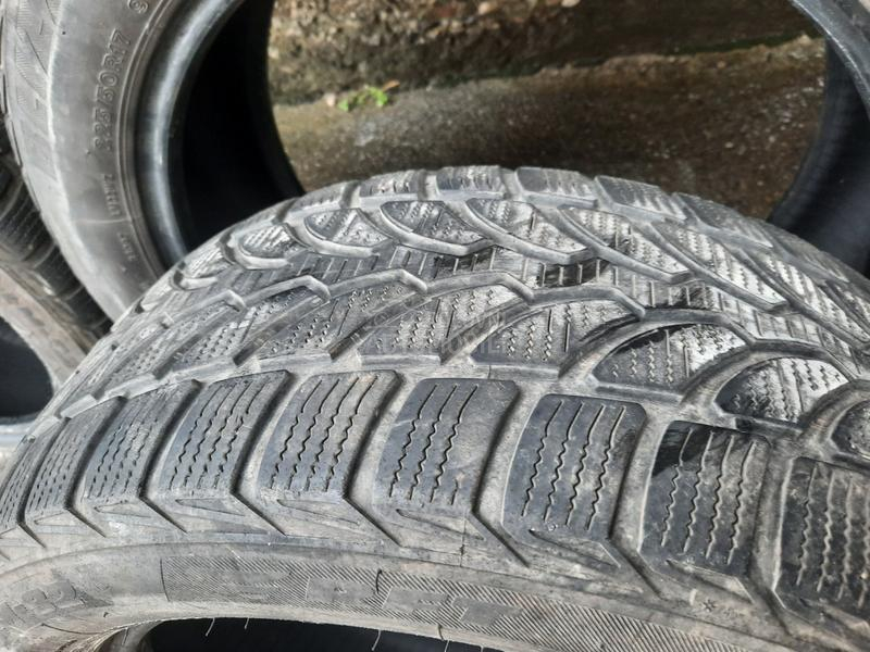 Bridgestone 225/50 R17 Zimska