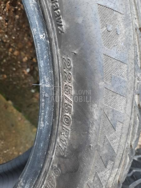 Bridgestone 225/50 R17 Zimska