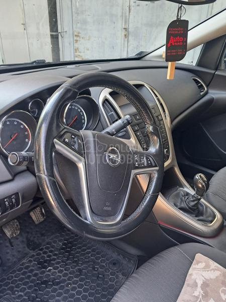Opel Astra J 1.6