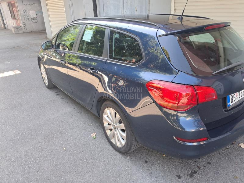 Opel Astra J 1.6