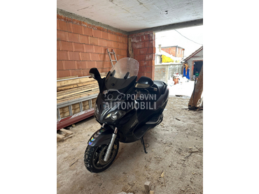 Piaggio X9 500
