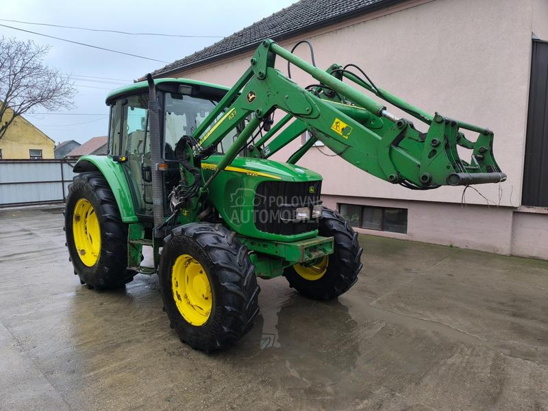 John Deere 6220