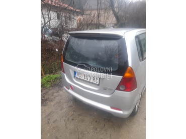 Daihatsu YRV 1.3 YRV