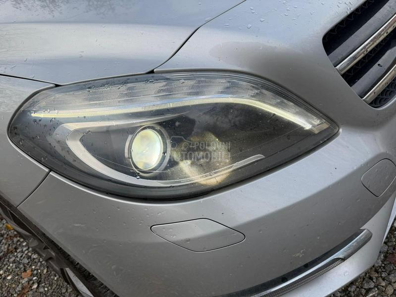 Mercedes Benz B Klasa w246 2018. god. -  kompletan auto u delovima