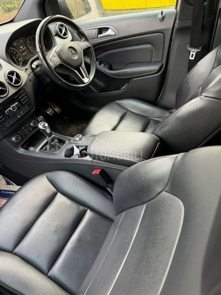 Mercedes Benz B Klasa w246 2018. god. -  kompletan auto u delovima