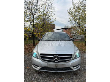 Mercedes Benz B Klasa w246 2018. god. -  kompletan auto u delovima