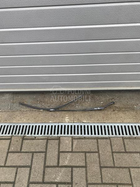 Levi nosac metlice brisaca