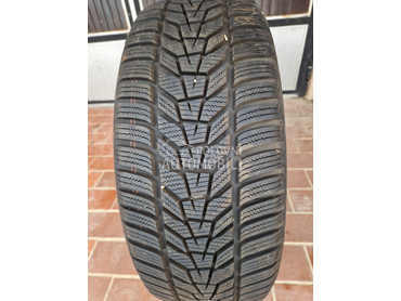 Hankook 225/55 R18 Zimska