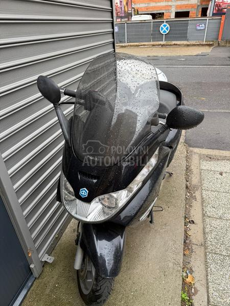 Piaggio X8 400