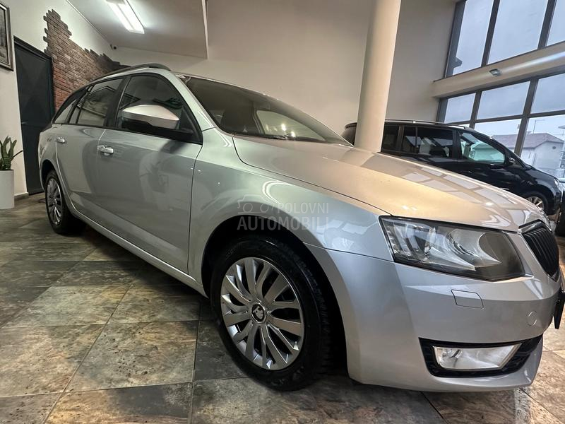 Škoda Octavia BI Xenon