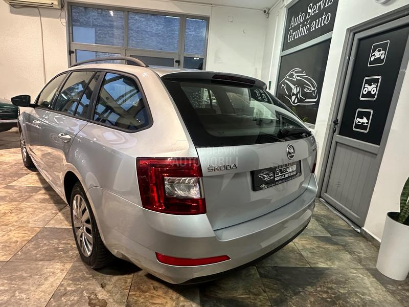Škoda Octavia BI Xenon