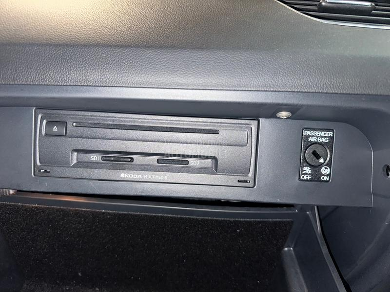 Škoda Octavia BI Xenon